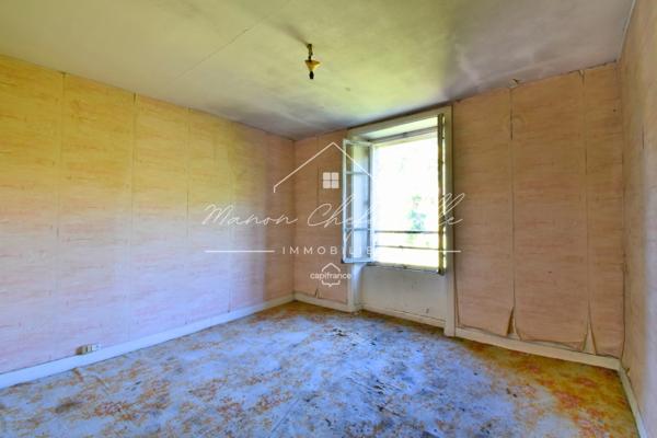 Ensemble immobilier À RÉNOVER – 3 LOTS – 231,74 m² – LANOBRE (15)
