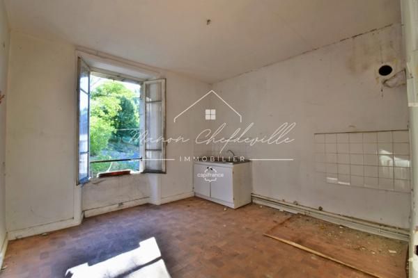 Ensemble immobilier À RÉNOVER – 3 LOTS – 231,74 m² – LANOBRE (15)