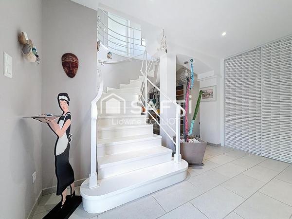 Ensemble immobilier : maison et appartement