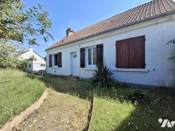 Couëron La Chabossière, maison ancienne, 3 chambres sur 752 m2 de jardin