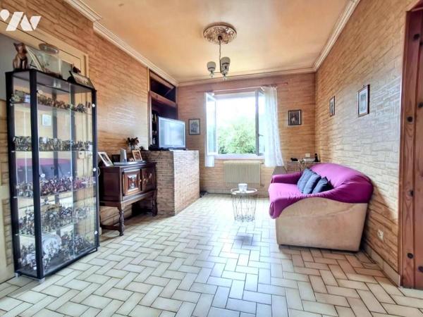 Couëron La Chabossière, maison ancienne, 3 chambres sur 752 m2 de jardin