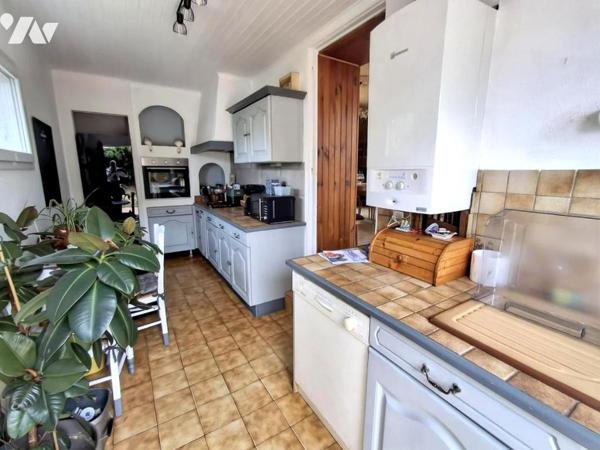 Couëron La Chabossière, maison ancienne, 3 chambres sur 752 m2 de jardin