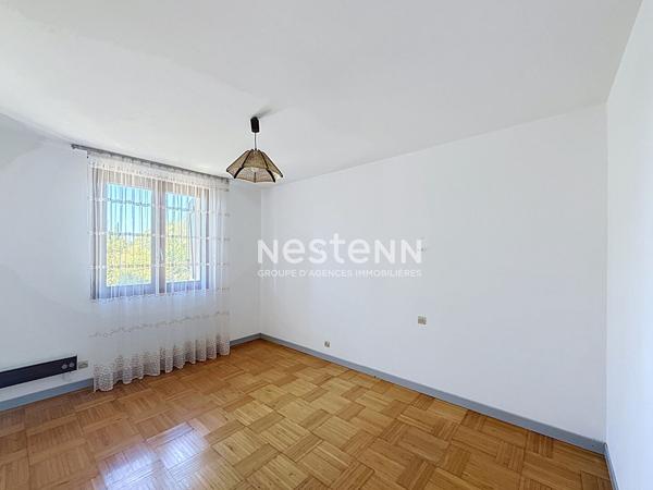 À vendre maison à Auch, calme, jardin, terrasse,  garage et véranda.