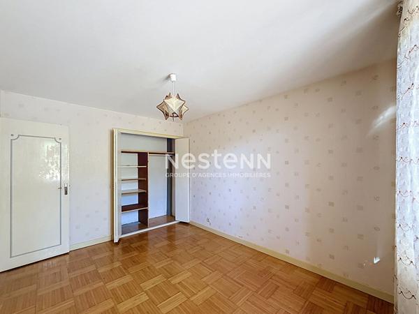 À vendre maison à Auch, calme, jardin, terrasse,  garage et véranda.