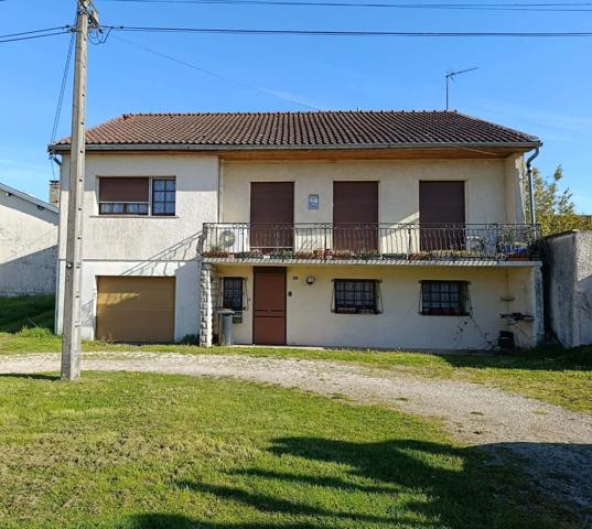 Maison avec sous sol complet - dépendance et terrain à LAHEYCOURT