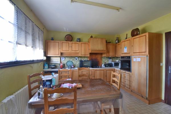 Maison avec sous sol complet - dépendance et terrain à LAHEYCOURT