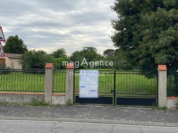 Terrain à MURET, 31600 - 2747m²