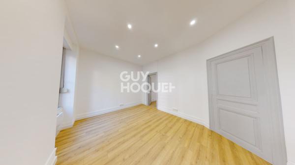 Hypercentre - Local pro/ appartement et sous sol 128,33 m2 avec cour extérieure