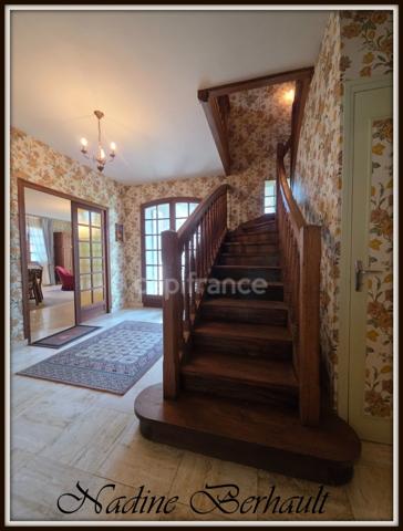 Maison à vendre maison bourgeoise, beaux volumes, 2 chambres plain-pied, 2 ch possible étage. terrain sans vis à vis, PUISEAUX (45)