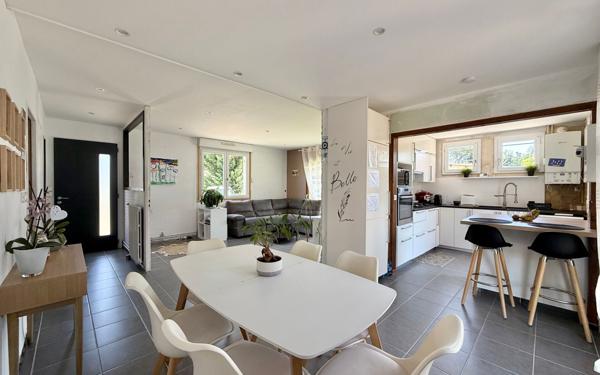 Maison à vendre    4 pièces •  Yvrac