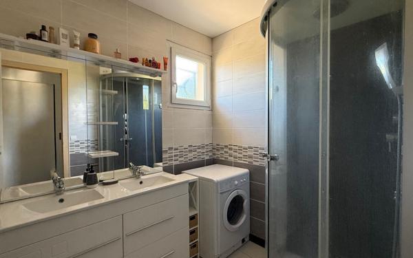 Maison à vendre    4 pièces •  Yvrac