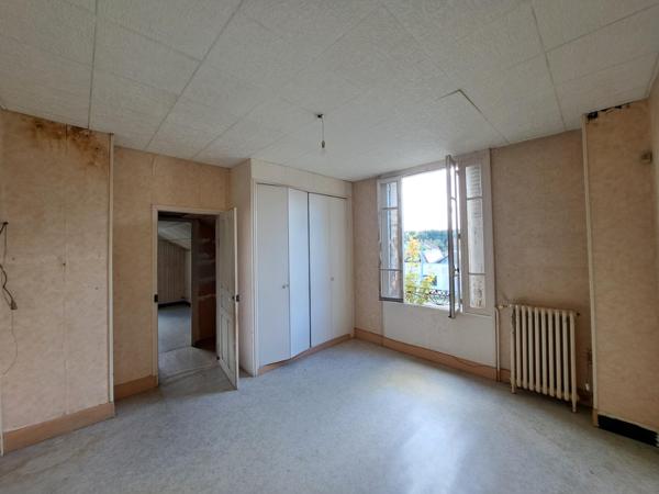 Maison années 30 à rénover sur 192m².