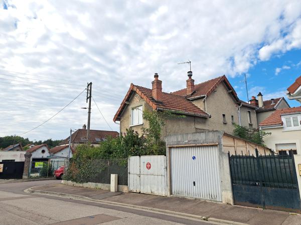 Maison années 30 à rénover sur 192m².