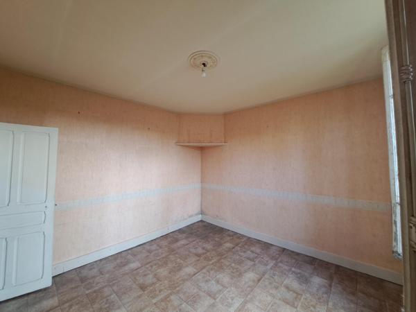 Maison années 30 à rénover sur 192m².