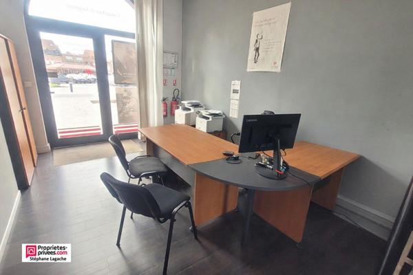 Immeuble mixte Estaires avec local commercial 100m² et 1T2 duplex