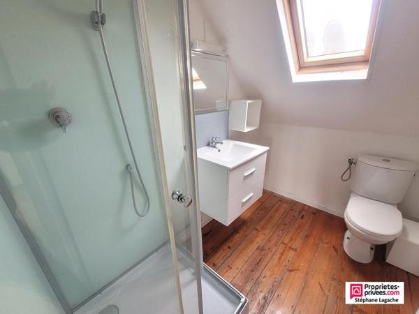 Immeuble mixte Estaires avec local commercial 100m² et 1T2 duplex