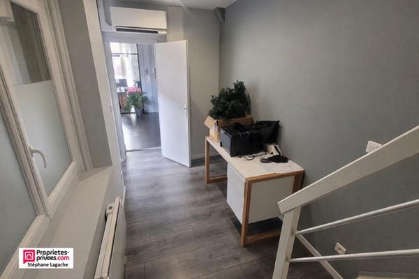 Immeuble mixte Estaires avec local commercial 100m² et 1T2 duplex