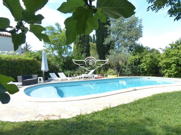 MAISON FAMILIALE 211m²