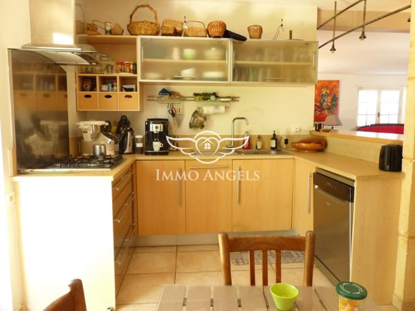 MAISON FAMILIALE 211m²