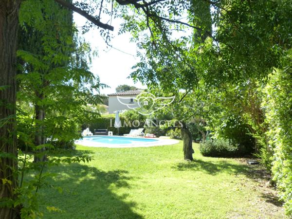 MAISON FAMILIALE 211m²