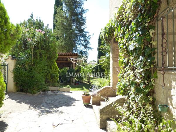 MAISON FAMILIALE 211m²