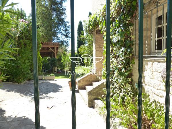 MAISON FAMILIALE 211m²