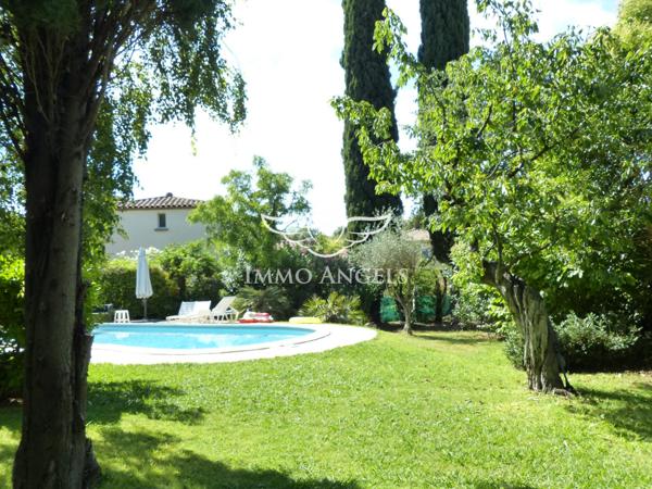 MAISON FAMILIALE 211m²