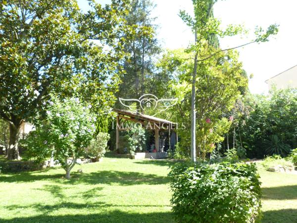 MAISON FAMILIALE 211m²