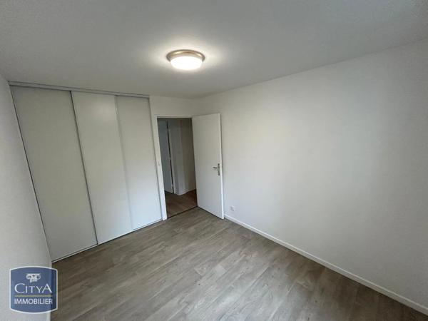 Appartement à louer 5 pièces 99.75m² Besançon (25000)