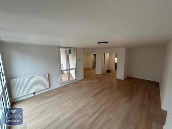 Appartement à louer 5 pièces 99.75m² Besançon (25000)