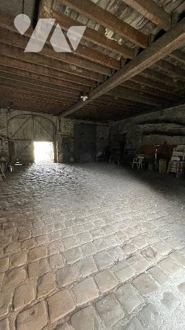 TOURY Maison de caractère avec beaux volumes