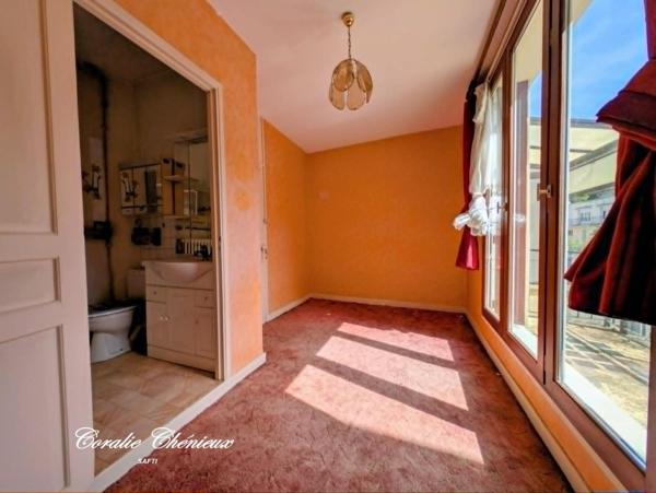 Ensemble immobilier à rénover avec jardin et garage à Bort-les-Orgues