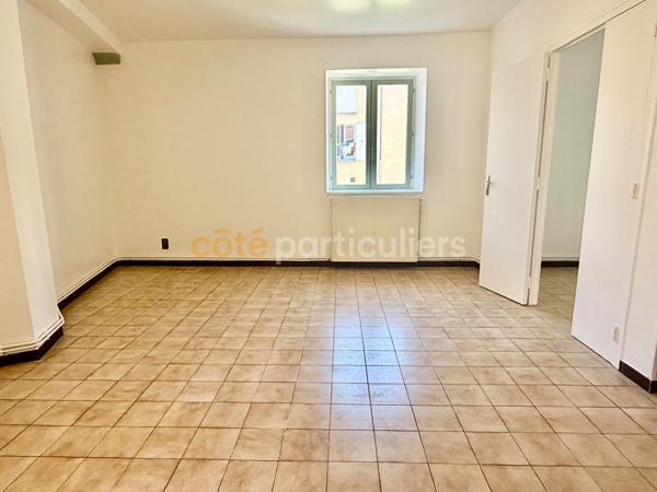 Location
                Appartement66,61 m² - 3 Pièces -
                    RIOM (63200)
