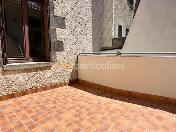 Location
                Appartement66,61 m² - 3 Pièces -
                    RIOM (63200)