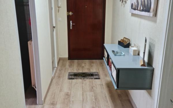 Appartement à louer    4 pièces • 84 m2 Roubaix