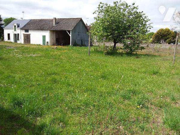 MAISON + TERRAIN CONSTRUCTIBLE DE 6629 M² CENTRE VILLE DE CONTRES