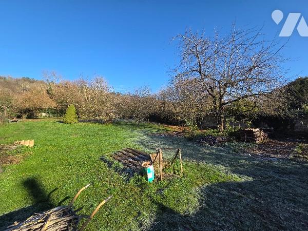 Terrain constructible viabilisable - 893m2 - FOUG