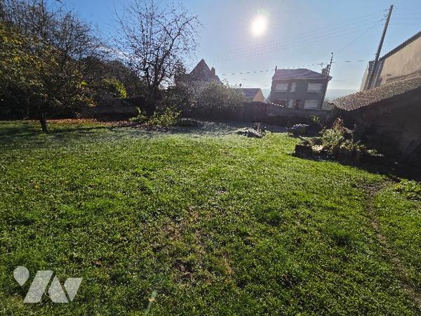 Terrain constructible viabilisable - 893m2 - FOUG