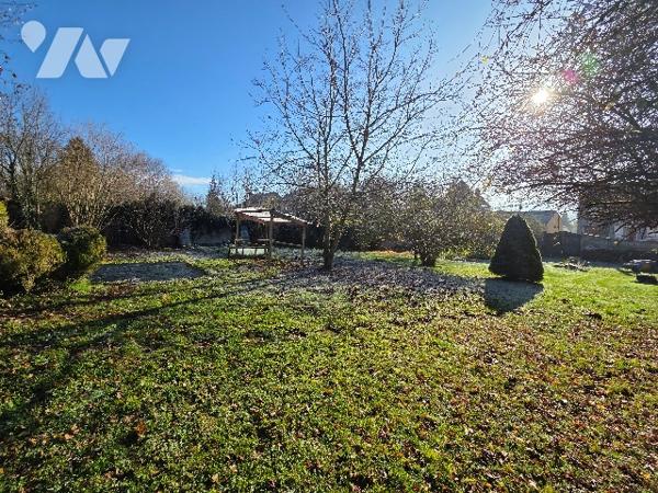 Terrain constructible viabilisable - 893m2 - FOUG