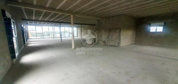 Location Local commercial 10 pièces 470 m2 à Saint-Jean-du-Cardonnay