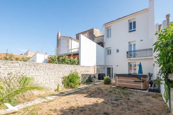 Maison 448 232 € Rochefort 5 p 155 m² DPE A