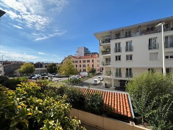 APPARTEMENT T3 QUARTIER Arènes