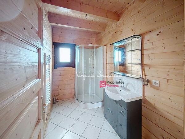 Maison en bois 3 pièces Terrain arboré et clôturé