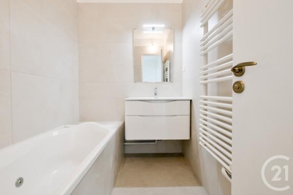 Appartement F7 à vendre  6 pièces - 104,07 m2 PARIS - 75020