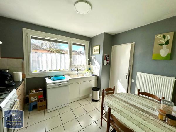 Appartement à louer 4 pièces 77m² Bourg-en-Bresse (01000)
