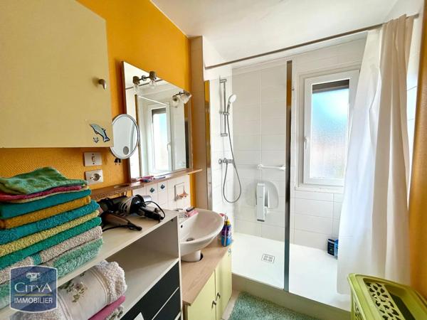 Appartement à louer 4 pièces 77m² Bourg-en-Bresse (01000)