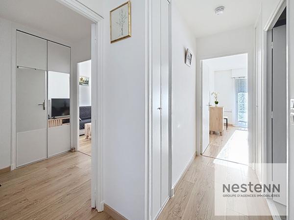 T3 rénové avec terrasse exposée sud-ouest à Fréjus Plage, lumineux, garage et parking