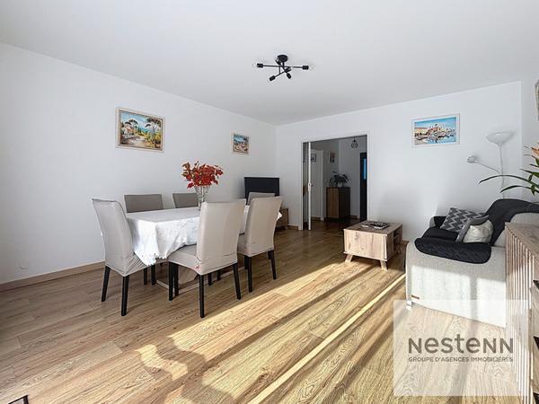 T3 rénové avec terrasse exposée sud-ouest à Fréjus Plage, lumineux, garage et parking