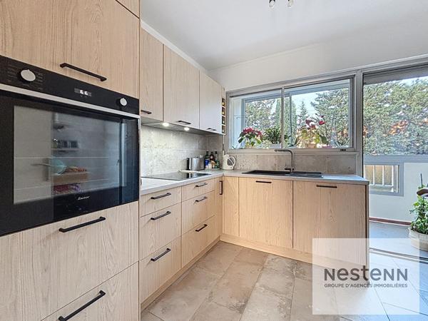 T3 rénové avec terrasse exposée sud-ouest à Fréjus Plage, lumineux, garage et parking