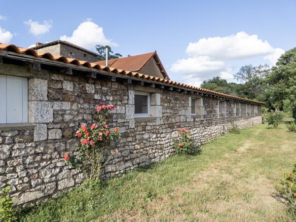 Maison à vendre à Chasseneuil-sur-Bonnieure (16260) - Charente